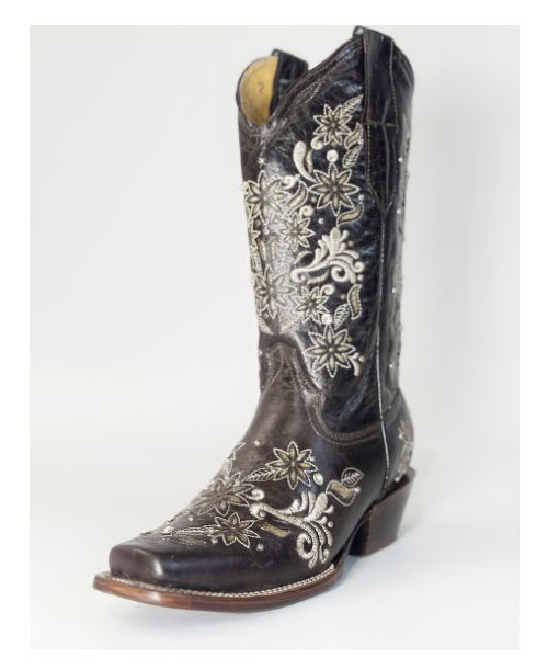 Bota vaquera de dama en piel de res color CAFÉ, con un diseño de bordado láser en el tubo y la parte inferior.