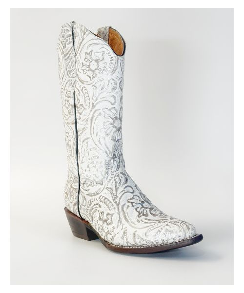 Bota Cincelada Completa BLANCA con grabado total, horma bulldog , suela de cuero y forro en piel. ¡Elegancia firme y estilo vaquero auténtico!